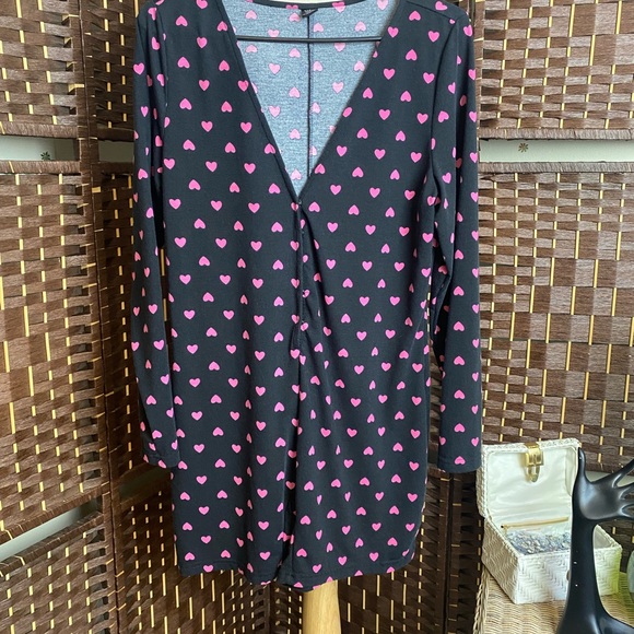 NWOT Shein Curve black pink heart long sleeve romper stretch snap up  size 1 XL - Picture 2 of 10